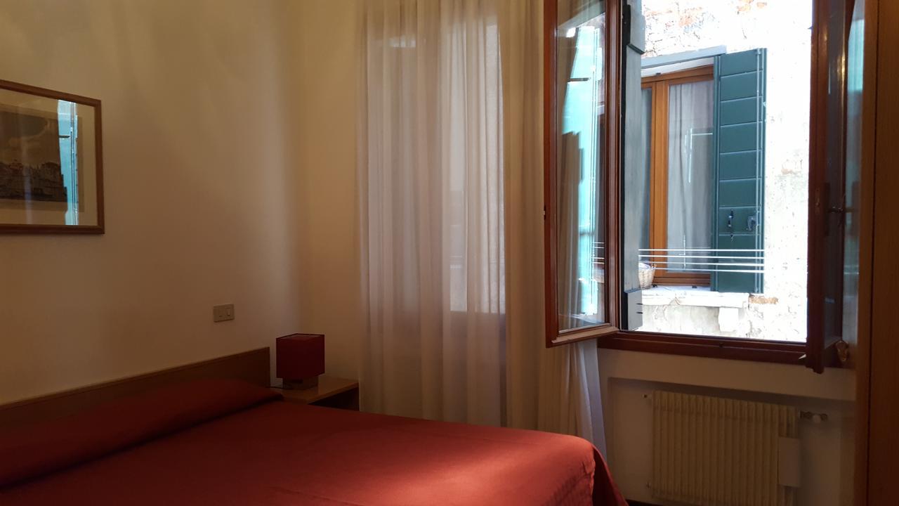 Bed and Breakfast Rialto1082 Венеція Екстер'єр фото